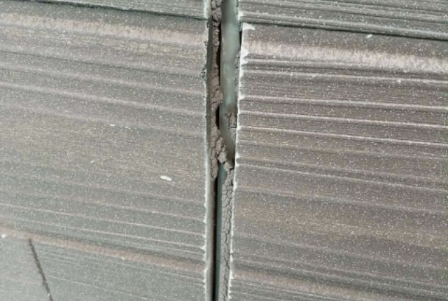 シーリングの目地からの剥離