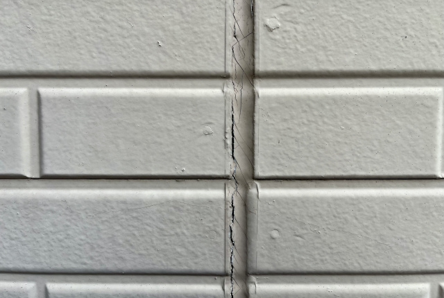 シーリングのひび割れ