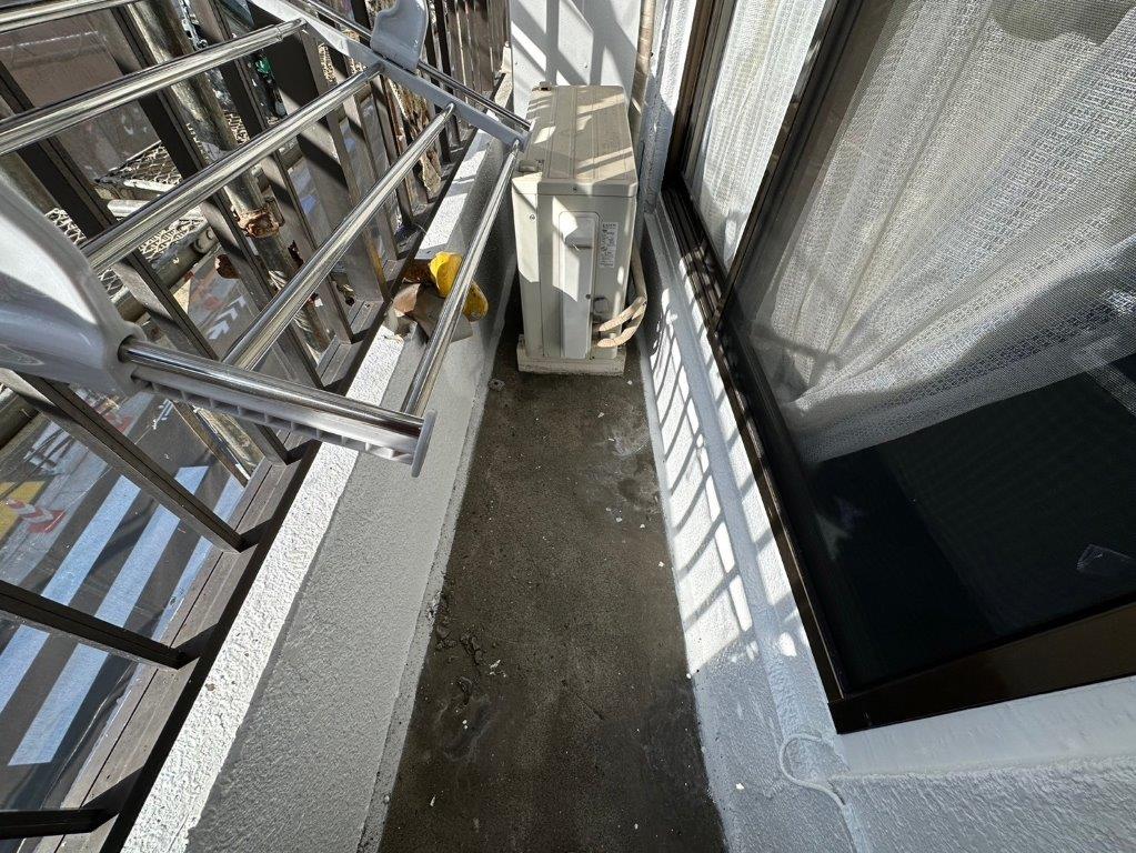 防水工事前のベランダ