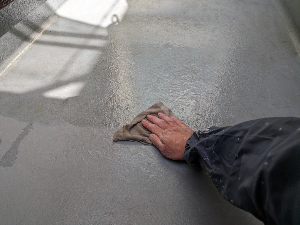 溶剤拭きによる下地処理